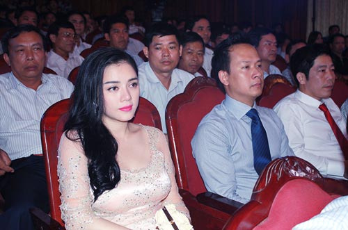 Lý Nhã Kỳ góp 1 tỷ xây dựng nông thôn mới - 3