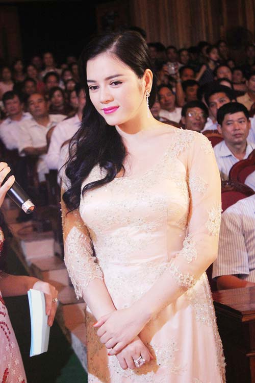 Lý Nhã Kỳ góp 1 tỷ xây dựng nông thôn mới - 6