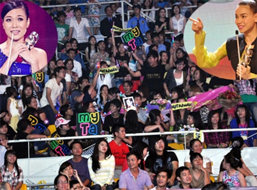 "Góc khuất" mối quan hệ sao và fan - 2