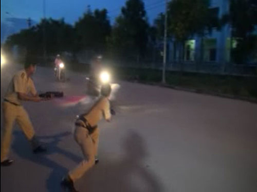 Độc chiêu trị quái xế - 3