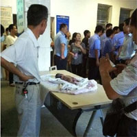 Tin tức trong ngày - TQ: Bé sơ sinh chết cháy trong lồng ấp