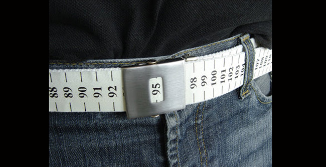 Chiếc thắt lưng giúp chỉ ra số đo vòng eo mỗi lần mặc quần