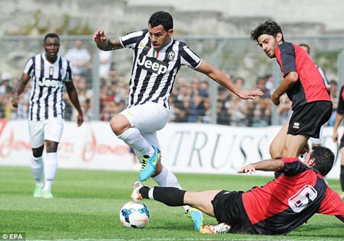 Juventus - Val D`Aosta: Tevez nổ súng - 3