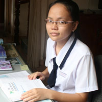 Tin tức trong ngày - Thủ khoa ĐH Sư phạm Kỹ thuật mơ thành dược sĩ