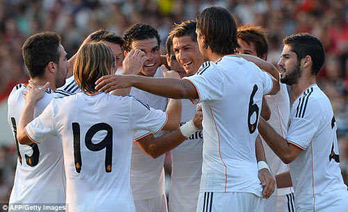 Bournemouth - Real: “Đánh tennis” ở Anh - 5