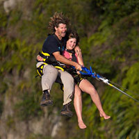 Phi thường - kỳ quặc - Chơi đu 90km/giờ ở độ cao 450 mét