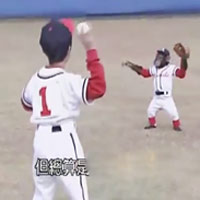 Cười 24h - Cặp đôi hoàn cảnh: Khỉ chơi bóng chày