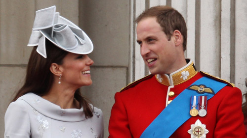 Anh: Vợ hoàng tử William sinh hạ bé trai - 1