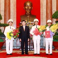 Tin tức trong ngày - Thăng hàm Thượng tướng cho 3 Thứ trưởng Bộ CA
