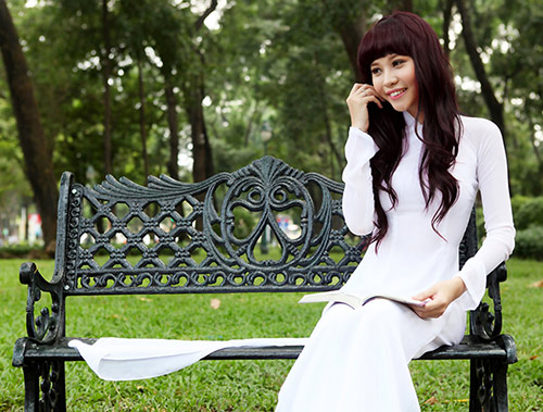 Đàm Thu Trang tinh khôi áo dài trắng - 4