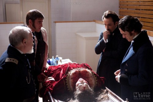 Trailer phim: The Raven - 3