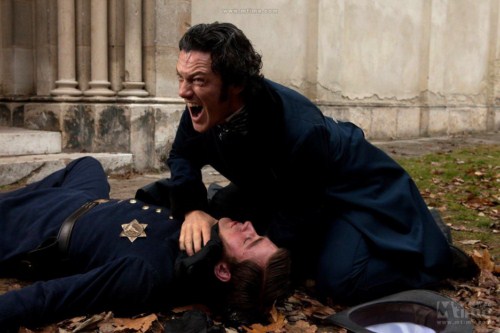 Trailer phim: The Raven - 4