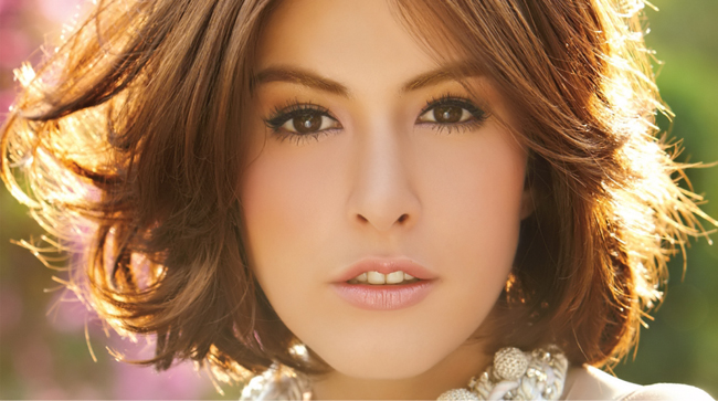 Sririta Jensen là diễn viên, ca sĩ, người mẫu, mc nổi tiếng trên đất Thái.
