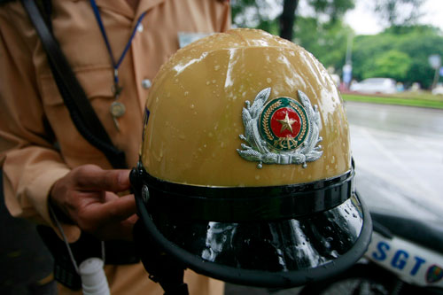 Ngày đầu CSGT Hà Nội đội mũ mới - 4