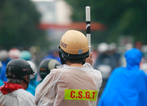 Ngày đầu CSGT Hà Nội đội mũ mới - 6