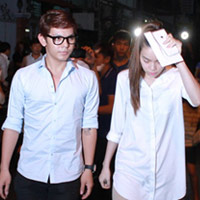 Ca nhạc - MTV - Hà Hồ che mặt đến viếng WanBi