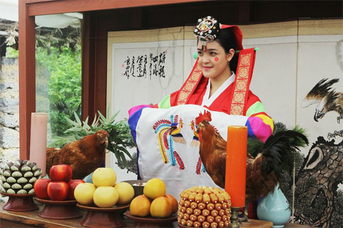 Á hậu Hoàng Anh xinh đẹp diện hanbok - 1