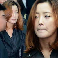 Kim Hee Sun phờ phạc trong tang lễ "ông trùm"