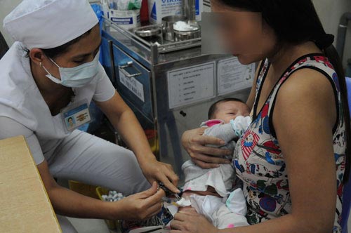 Vẫn tiêm vắc-xin viêm gan B cho trẻ - 1