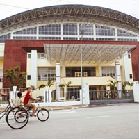 Tin tức trong ngày - Huyện "chơi trội" xây SVĐ chục triệu USD