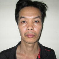 Pháp luật - Cảnh sát cơ động bị người vi phạm đạp ngã xe