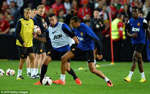 MU: David Moyes đang “cóng” - 3