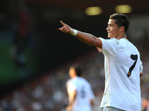 Ronaldo & "thời cơ vàng" lật đổ Messi - 2