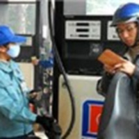 Thị trường - Tiêu dùng - Chưa đủ điều kiện giảm giá xăng dầu