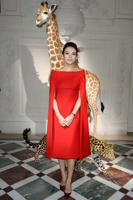 Say mê với tuyệt tác váy đỏ của mỹ nhân - 19