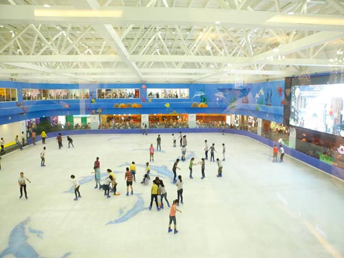 HN có sân trượt băng lớn nhất Việt Nam - 1