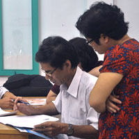 Tin tức trong ngày - 3 trẻ chết sau tiêm: Đình chỉ người liên quan