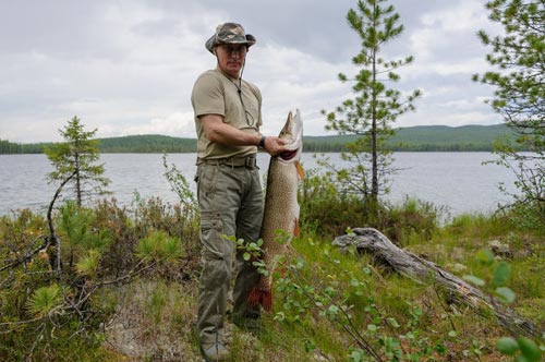 Chùm ảnh: Putin đi nghỉ hè cùng Medvedev - 3