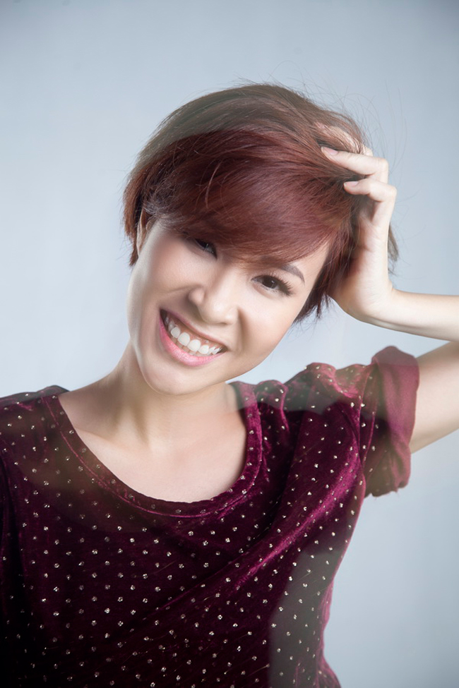 Cũng giống như Văn&#160;Mai&#160;Hương,&#160;Uyên&#160;Linh cũng dính nghi án phẫu thuật thẩm mỹ.