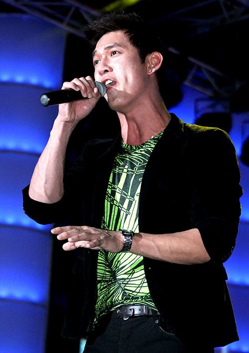 Xuân Nghi lạ lẫm trong trang phục cô dâu - 5