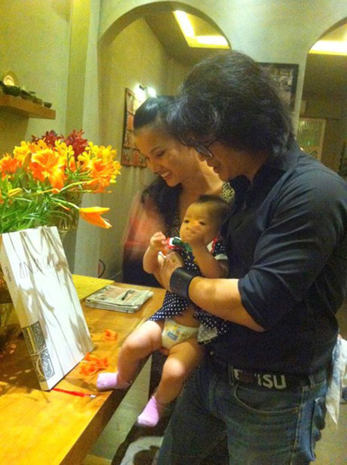 Lộ diện vợ mới và con gái Dustin Nguyễn - 2