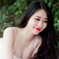 Bạn trẻ - Cuộc sống - Nu Phạm khoe vẻ trắng nõn như Ngọc Trinh