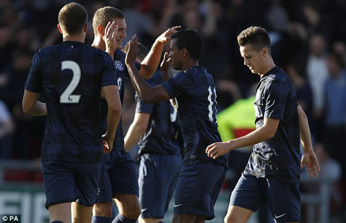 Tin vui cho MU: Nani tỏa sáng - 1