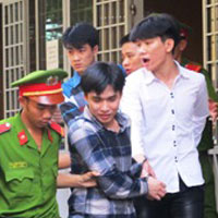 Pháp luật - Dân quân tự vệ tham gia chém người