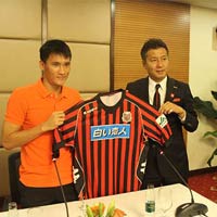 Bóng đá - Fan Việt bình chọn Công Vinh số 1 ĐNA