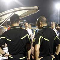 Bóng đá - Qua sự cố sân Thanh Hóa: Nhiều ông bầu không biết luật!