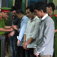 Pháp luật - Xử nhóm vô cớ đánh chết nam sinh viên