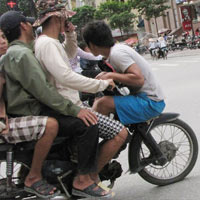 Pháp luật - Hai dân quân bị tố đạp xe gây chết người