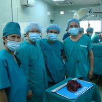 Tin tức trong ngày - Con Chủ tịch Trường Sa được bóc tách khối u