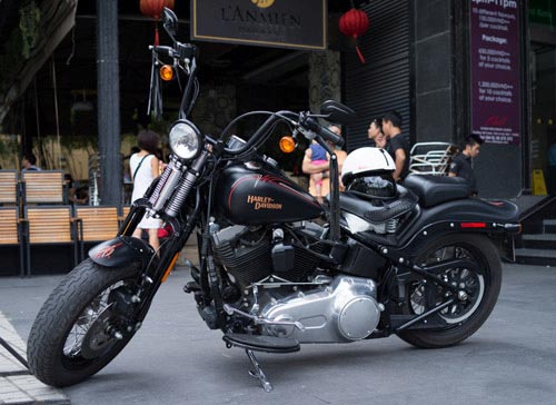 Dàn Harley-Davidson khủng trên phố Sài Gòn - 13