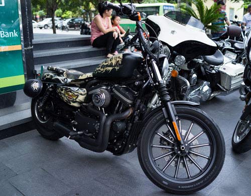Dàn Harley-Davidson khủng trên phố Sài Gòn - 3
