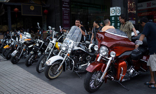 Dàn Harley-Davidson khủng trên phố Sài Gòn - 3