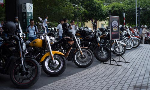 Dàn Harley-Davidson khủng trên phố Sài Gòn - 5