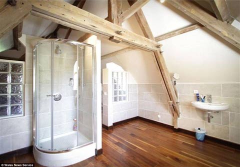 Ngắm lâu đài giá chỉ bằng nhà bình dân - 13