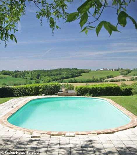 Ngắm lâu đài giá chỉ bằng nhà bình dân - 2