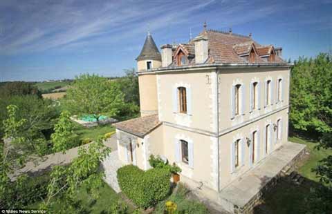 Ngắm lâu đài giá chỉ bằng nhà bình dân - 3